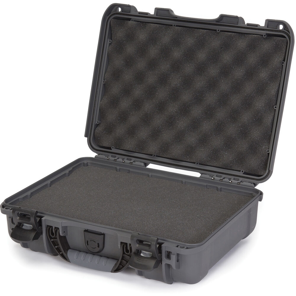 Жесткий чехол Nanuk 910 с пеной (графит)
Жесткий чехол Nanuk 910 с пеной (графит)