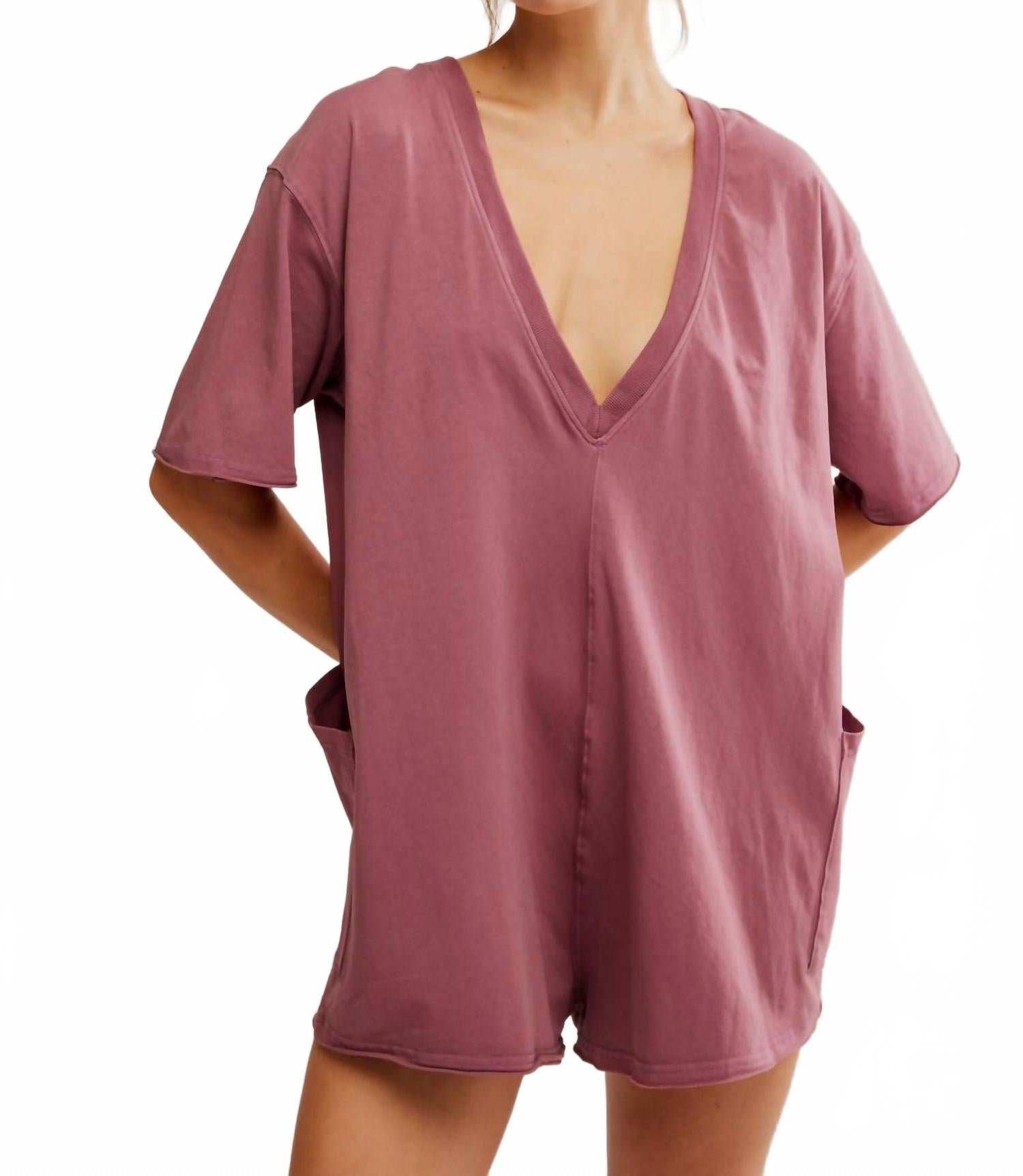 Комбинезон Hot Shot Tee Romper Coddy в цвете гвоздики Free People, Clove 
Комбинезон Hot Shot Tee Romper Coddy в цвете гвоздики Free People, Clove