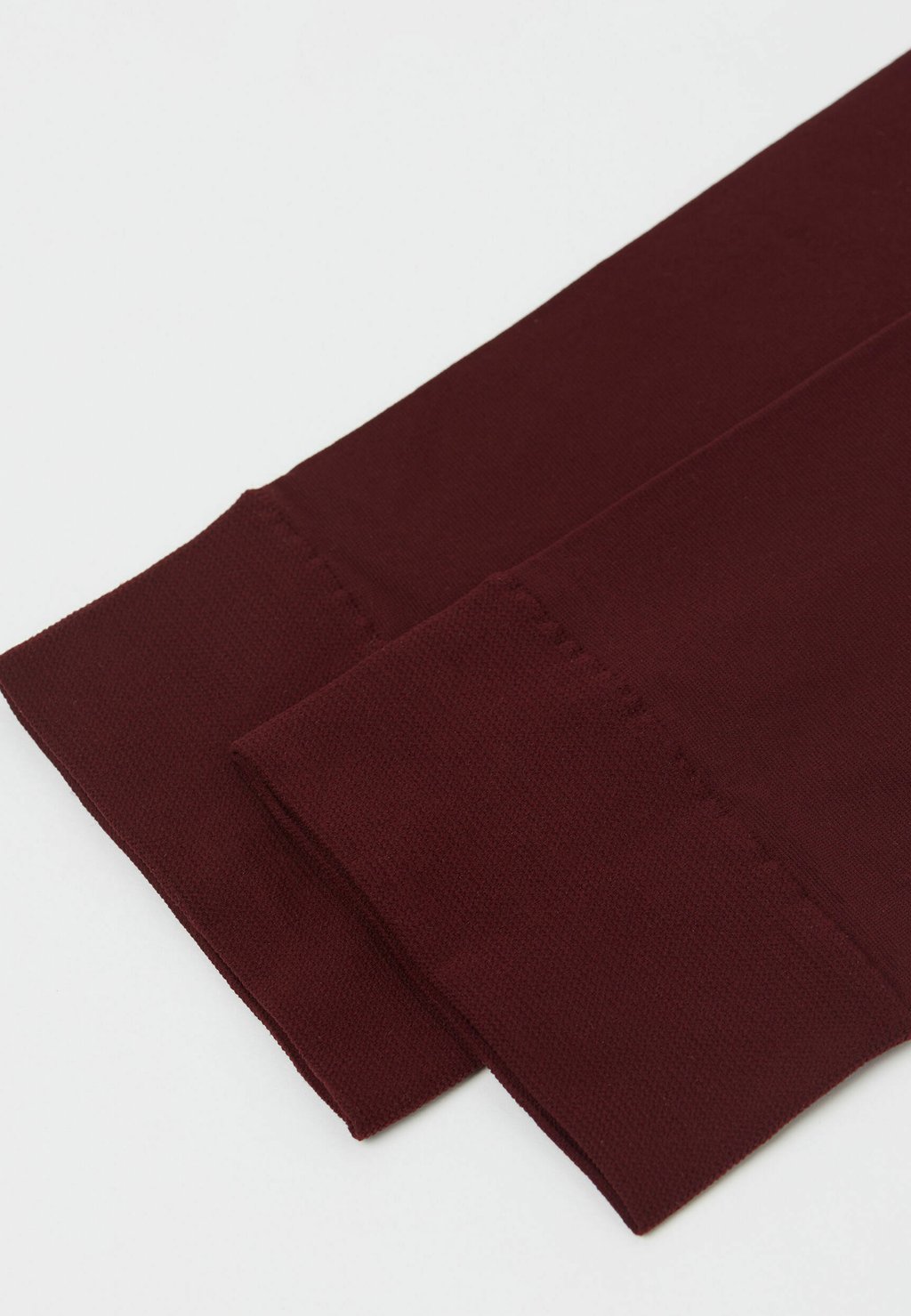 Носки выше колена 30 DEN, SEMI OPAQUE Calzedonia, лиловый
Носки выше колена 30 DEN, SEMI OPAQUE Calzedonia, лиловый