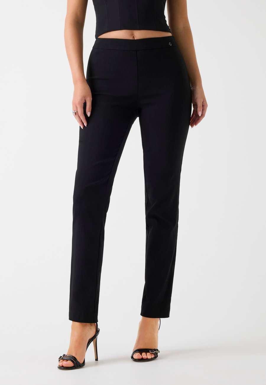 Брюки Guess SLIM FIT WAIST, Schwarz/Black
Брюки Guess SLIM FIT WAIST, Schwarz/Black
