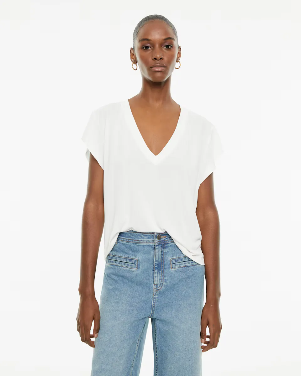 Свободная женская футболка свободного кроя с V-образным вырезом System Action, белый
Свободная женская футболка свободного кроя с V-образным вырезом System Action, белый