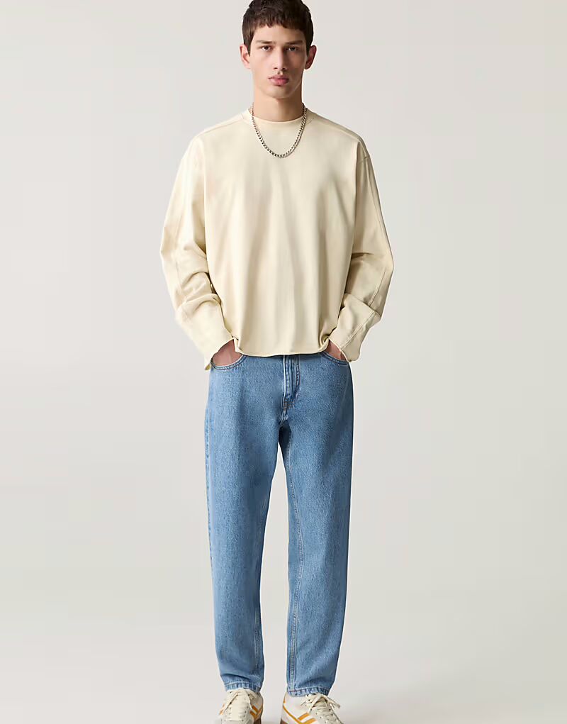 Джинсы Pull&Bear стандартного кроя синего цвета
Джинсы Pull&Bear стандартного кроя синего цвета