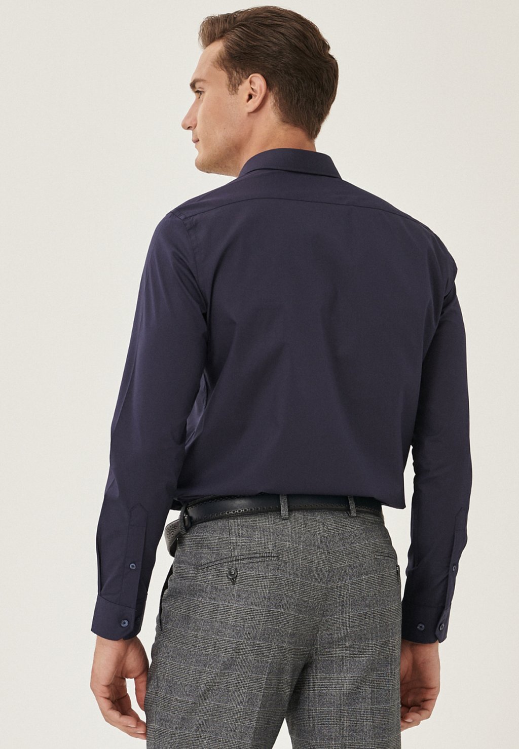 Деловая рубашка AC&CO / ALTINYILDIZ CLASSICS, рубашка приталенного кроя Slim Fit Long-Sleeved Cvc Shirt
Деловая рубашка AC&CO / ALTINYILDIZ CLASSICS, рубашка приталенного кроя Slim Fit Long-Sleeved Cvc Shirt
