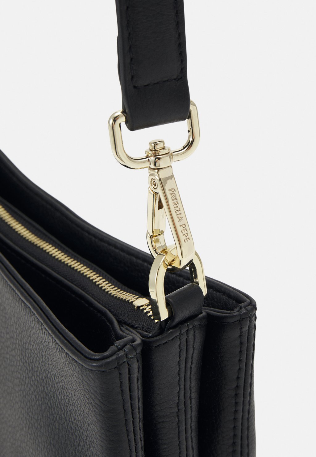 Сумка SHOULDER Patrizia Pepe, черный
Сумка SHOULDER Patrizia Pepe, черный