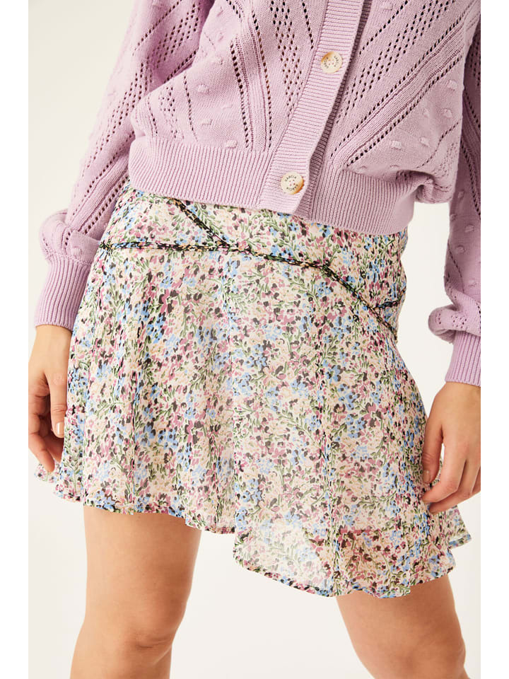 Мини-юбка Garcia, цвет weiß/blau
Мини-юбка Garcia, цвет weiß/blau