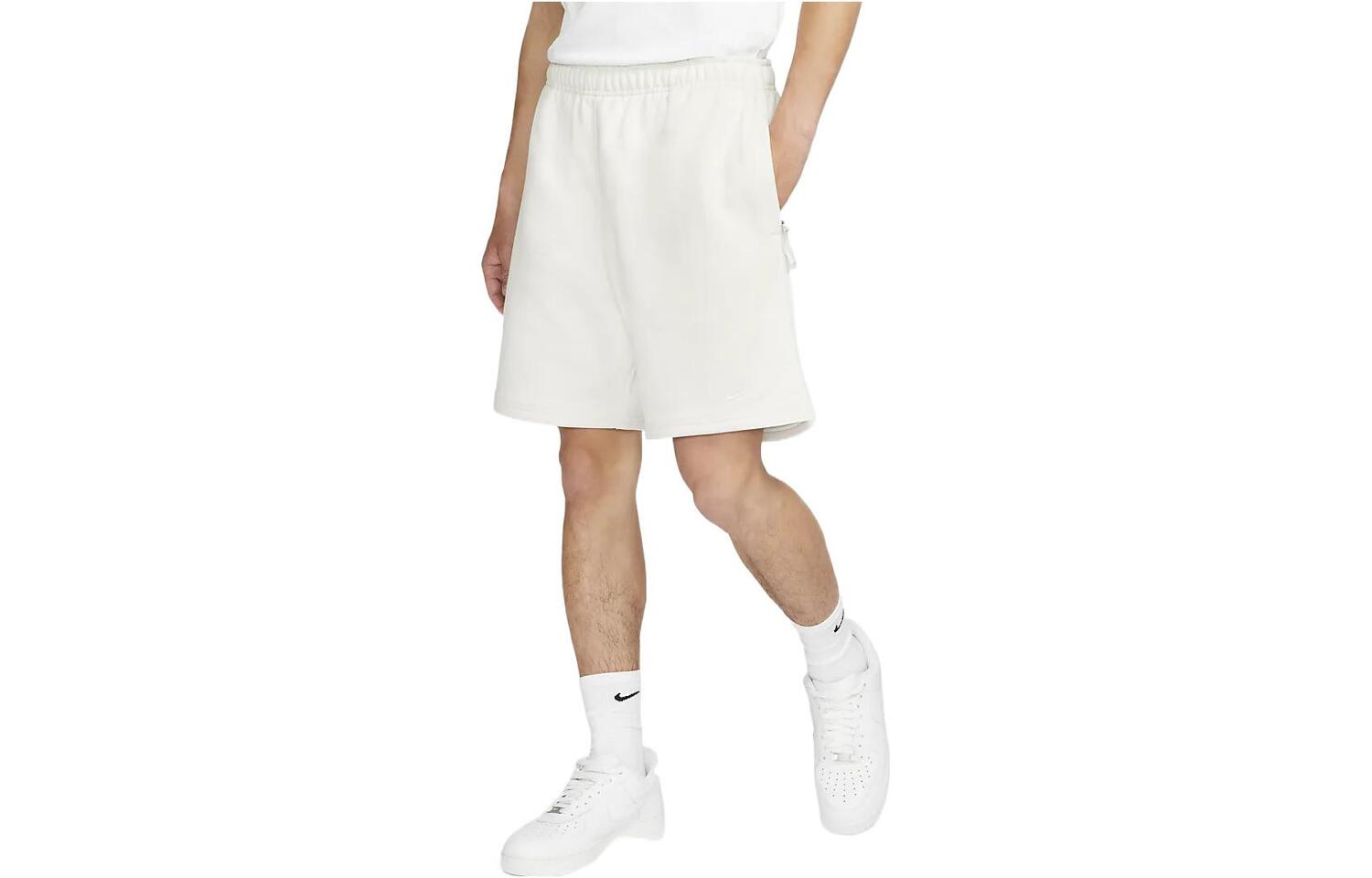 Повседневные шорты унисекс белые Nike, белый
Повседневные шорты унисекс белые Nike, белый