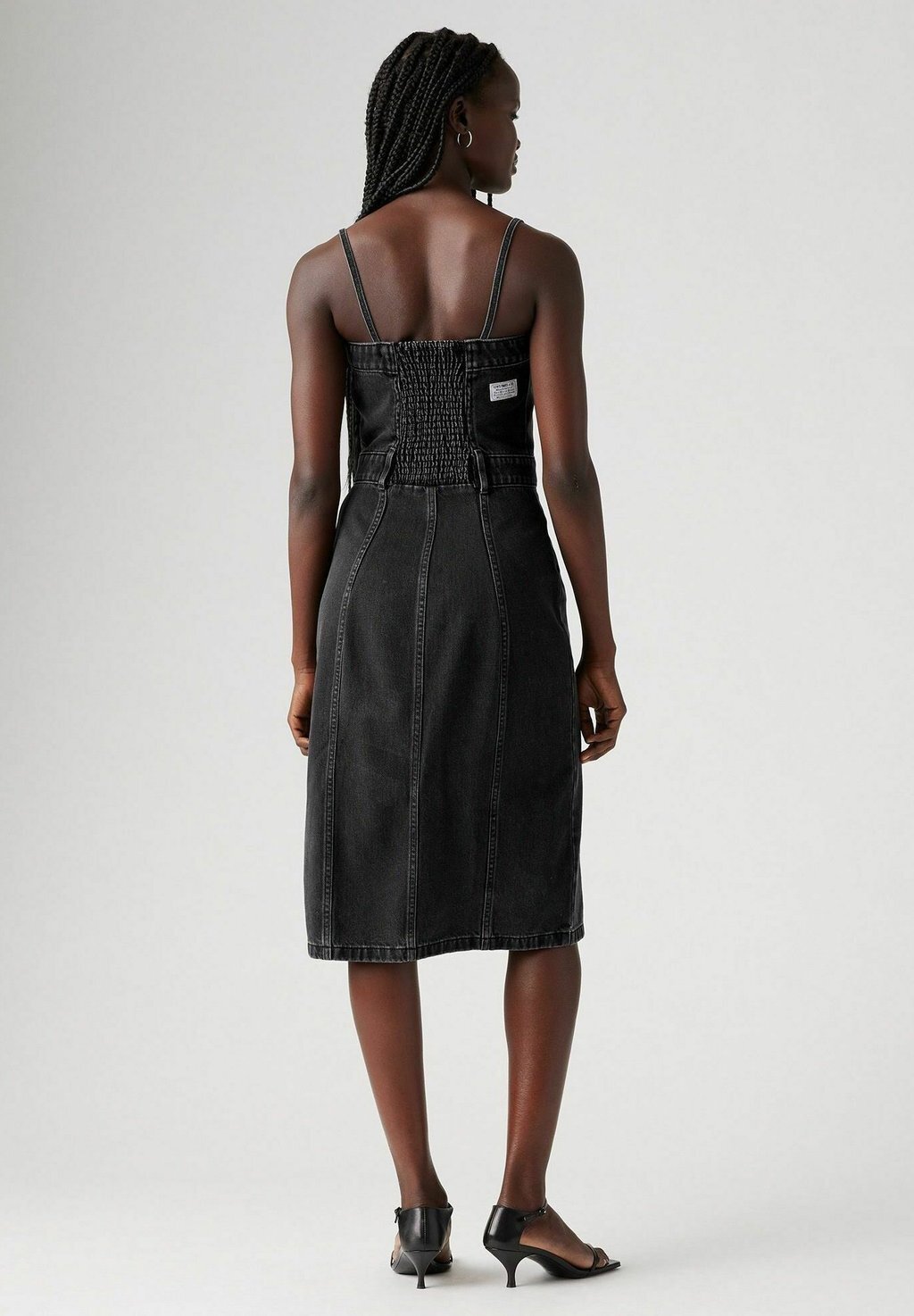 Платье из денима Levi's®, цвет Mottled Black
Платье из денима Levi's®, цвет Mottled Black