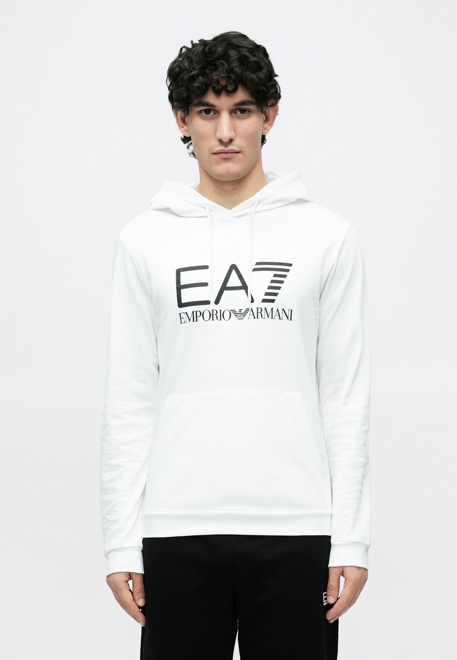 Толстовка EA7 Emporio Armani TRAIN CORE BIG LOGO, White
Толстовка EA7 Emporio Armani TRAIN CORE BIG LOGO, White