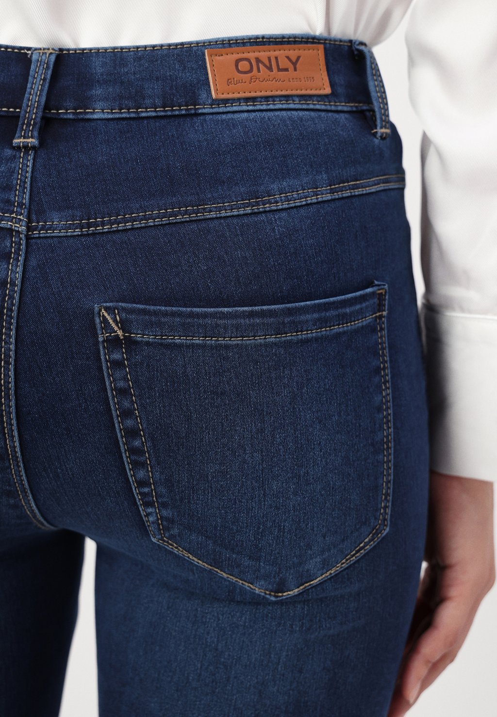 Расклешенные джинсы ONLROYAL FLARED ONLY, темно-синий деним
Расклешенные джинсы ONLROYAL FLARED ONLY, темно-синий деним