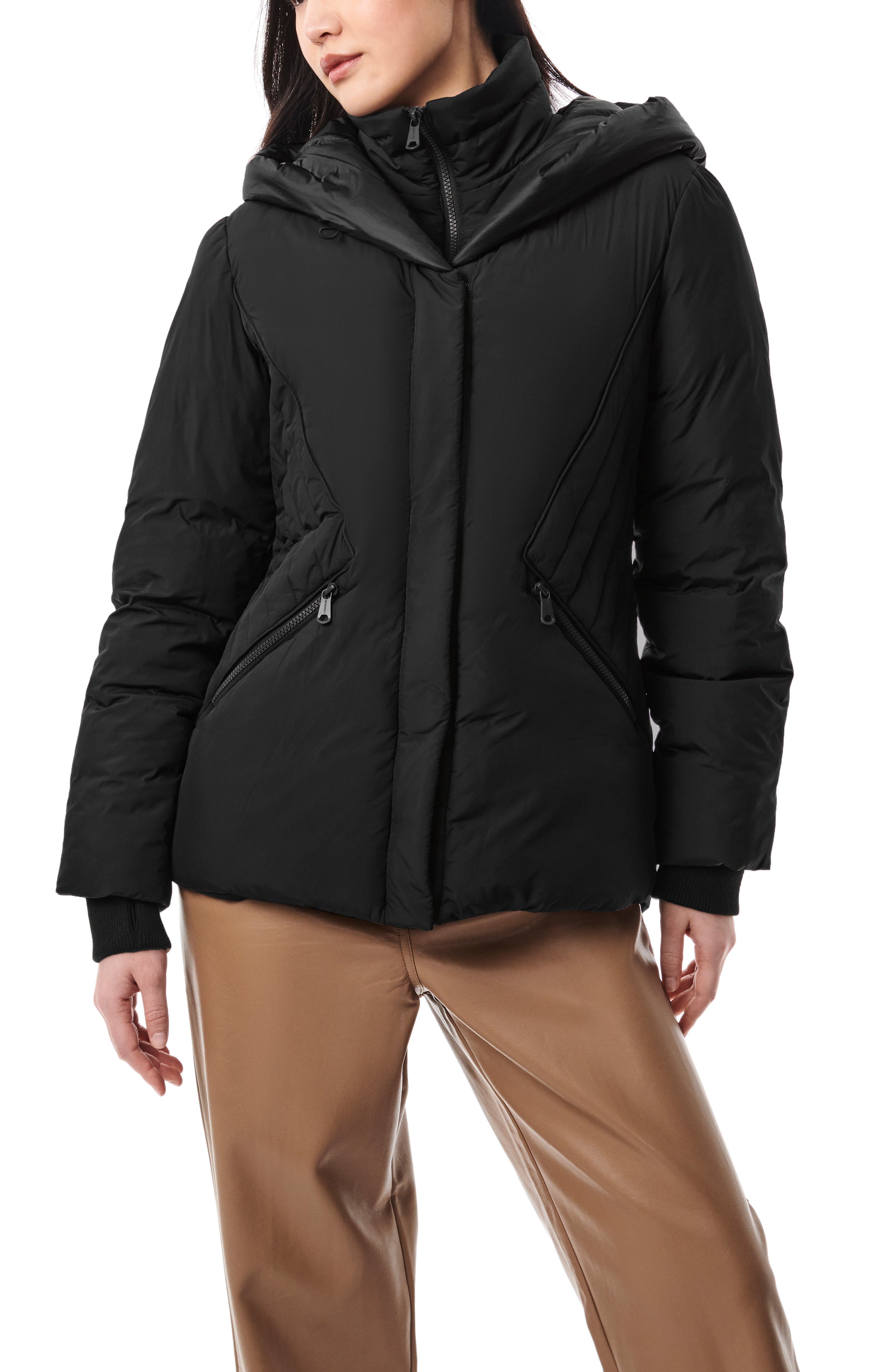 Короткий тяжелый пуховик Bernardo, черный
Короткий тяжелый пуховик Bernardo, черный