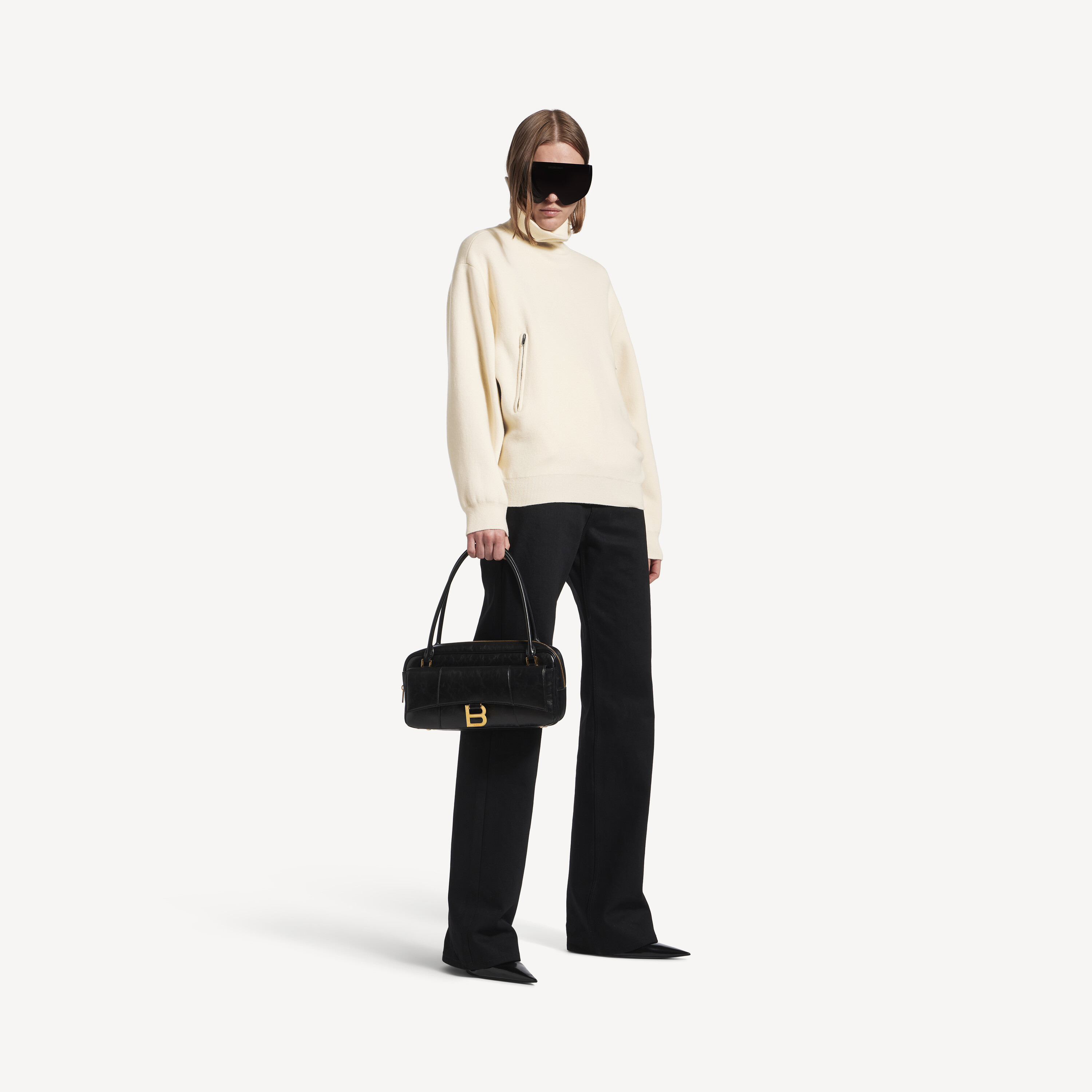 Женский свитер с высоким воротом, надетый задом наперед, цвет слоновая кость BALENCIAGA, молочно-белый
Женский свитер с высоким воротом, надетый задом наперед, цвет слоновая кость BALENCIAGA, молочно-белый