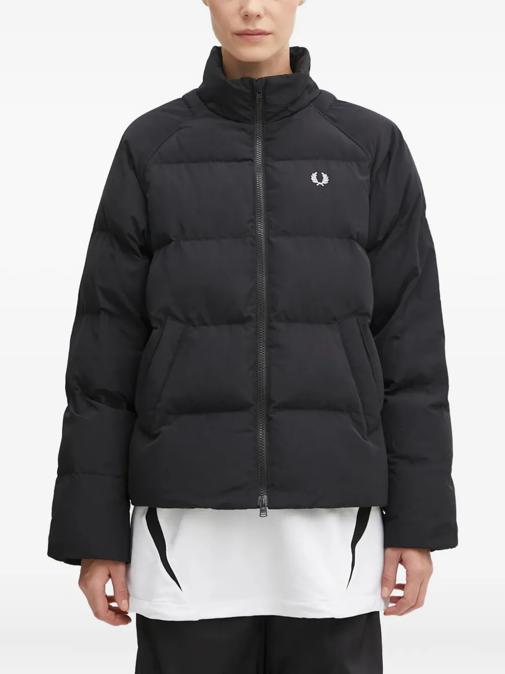 Пуховик с вышитым логотипом Fred Perry, черный
Пуховик с вышитым логотипом Fred Perry, черный