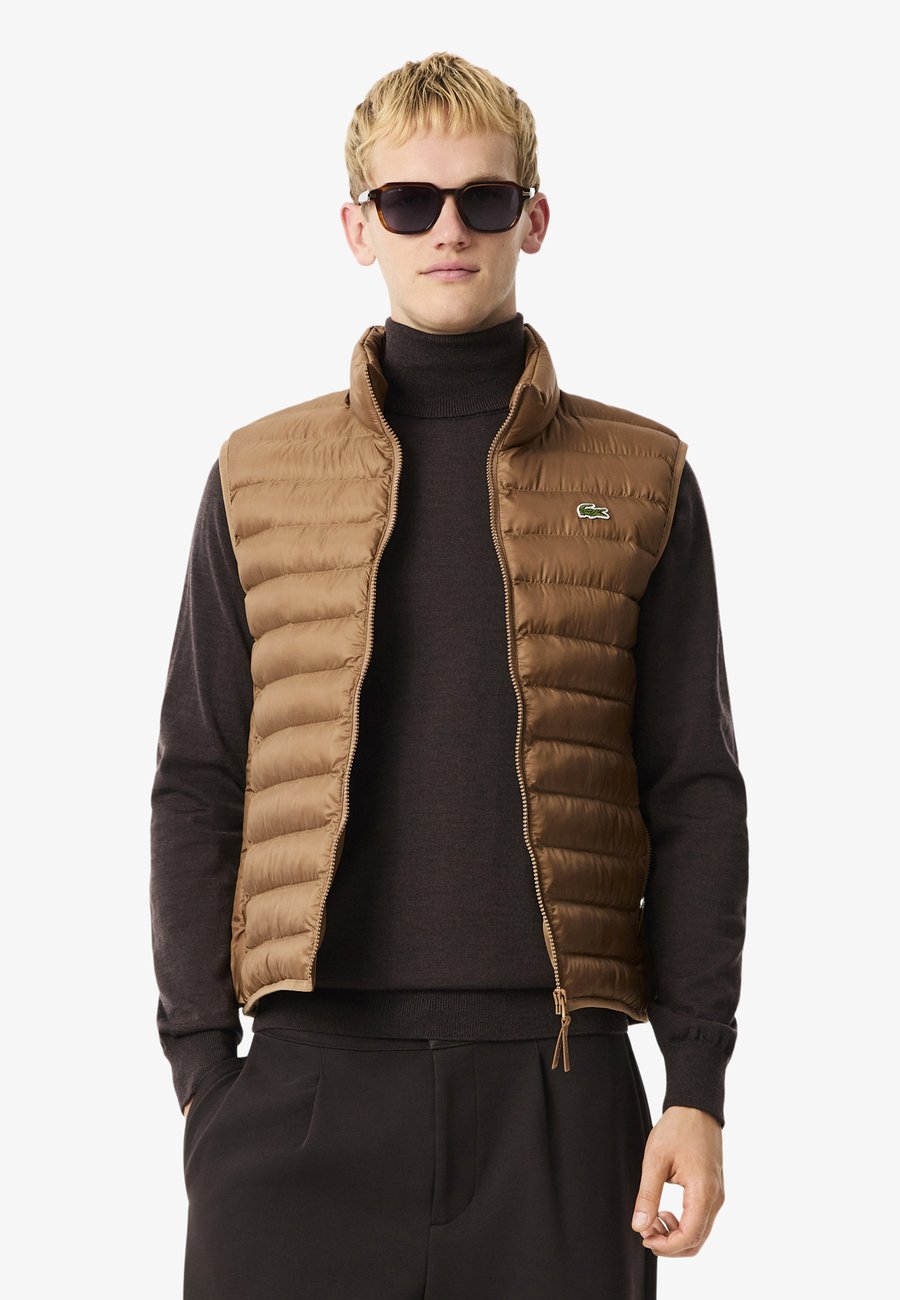 Куртка Lacoste Waistcoat, Marron Clair-Pws/Light Brown
Куртка Lacoste Waistcoat, Marron Clair-Pws/Light Brown