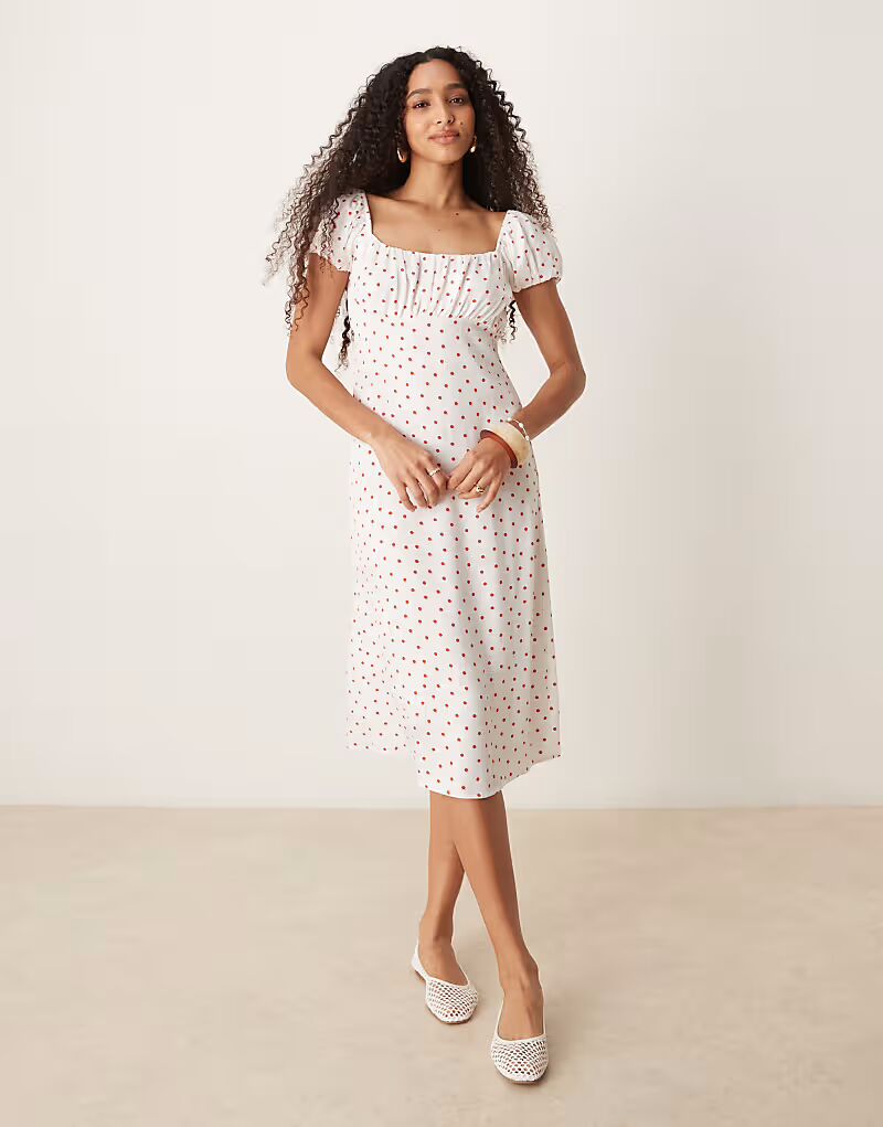 Платье-миди Nobody's Child Raven с рукавами-фонариками в белый и красный горошек
Платье-миди Nobody's Child Raven с рукавами-фонариками в белый и красный горошек