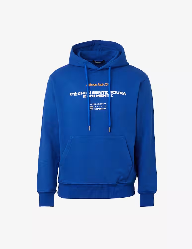 Толстовка с капюшоном Blu Klein C'è Chi Si Sente Sciura E Chi Mente Rinascente, цвет Blu Klein
Толстовка с капюшоном Blu Klein C'è Chi Si Sente Sciura E Chi Mente Rinascente, цвет Blu Klein