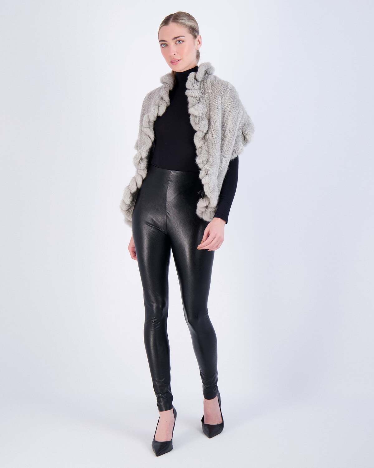 Вязаный палантин из норки с рюшами GORSKI, цвет Sapphire
Вязаный палантин из норки с рюшами GORSKI, цвет Sapphire