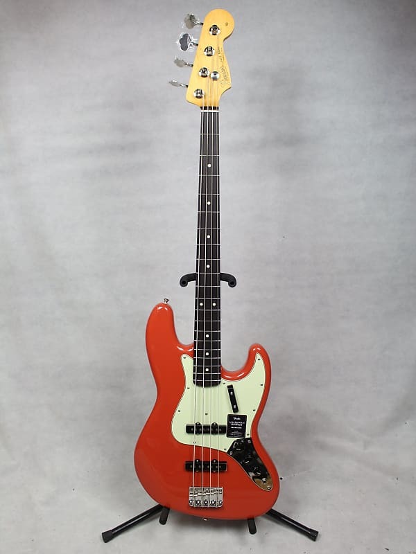 Басс гитара Fender Vintera II '60s Jazz Bass Fiesta Red w/ Gig Bag
Басс гитара Fender Vintera II '60s Jazz Bass Fiesta Red w/ Gig Bag