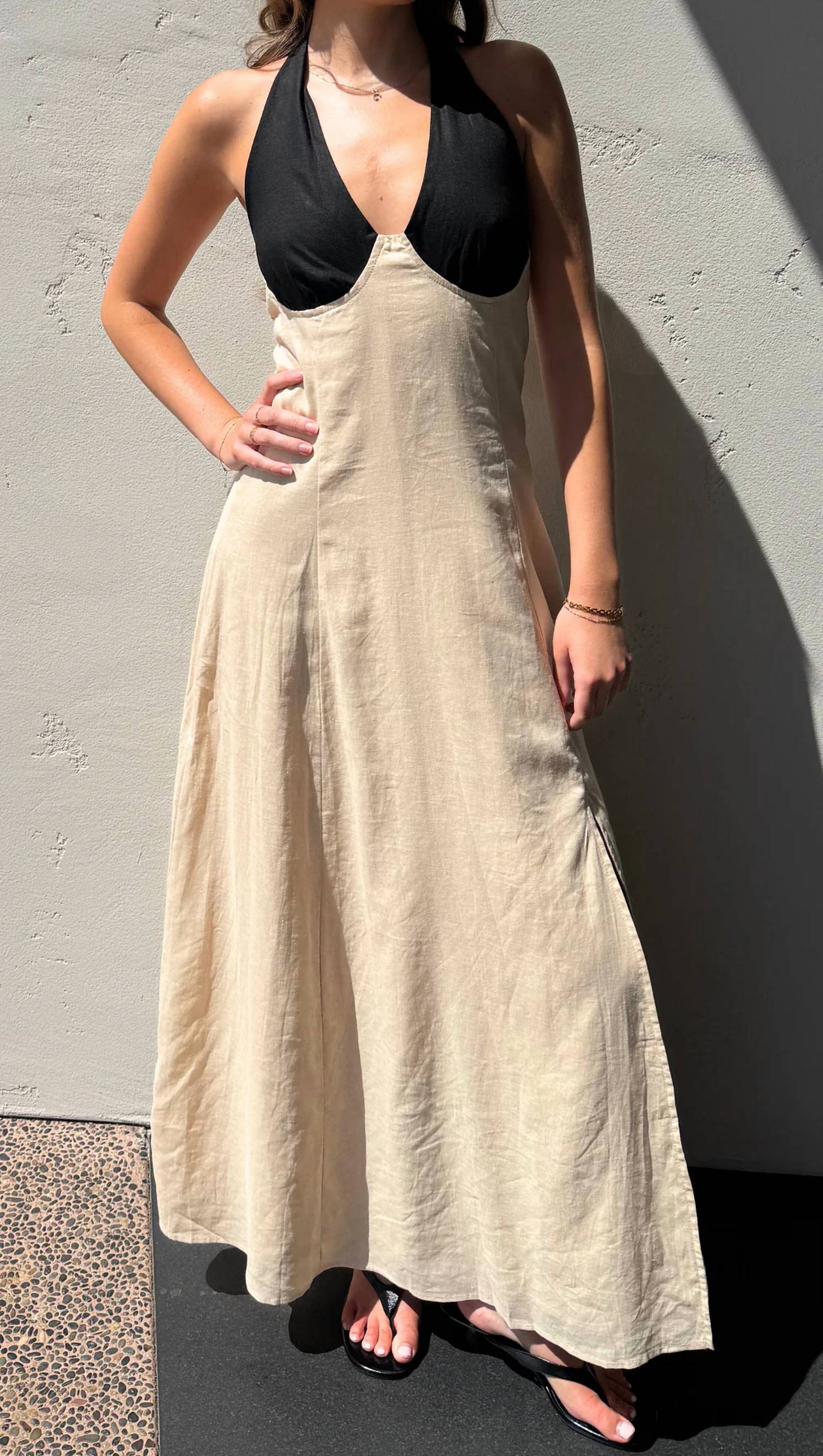 Льняное платье-бюстье с цветными блоками в бежево-черной гамме Beige botany
Льняное платье-бюстье с цветными блоками в бежево-черной гамме Beige botany