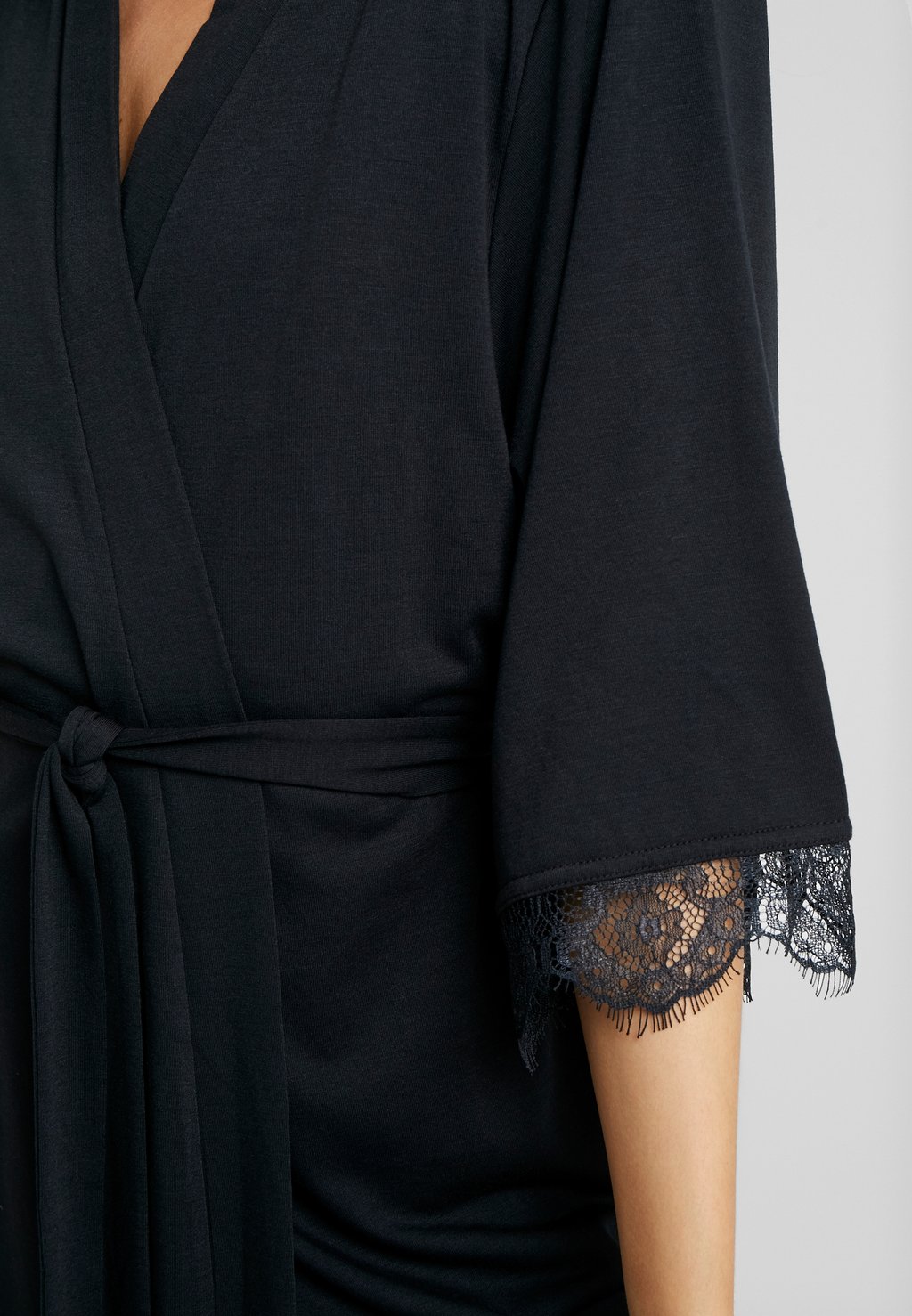 Халат LASCANA, черный
Халат LASCANA, черный