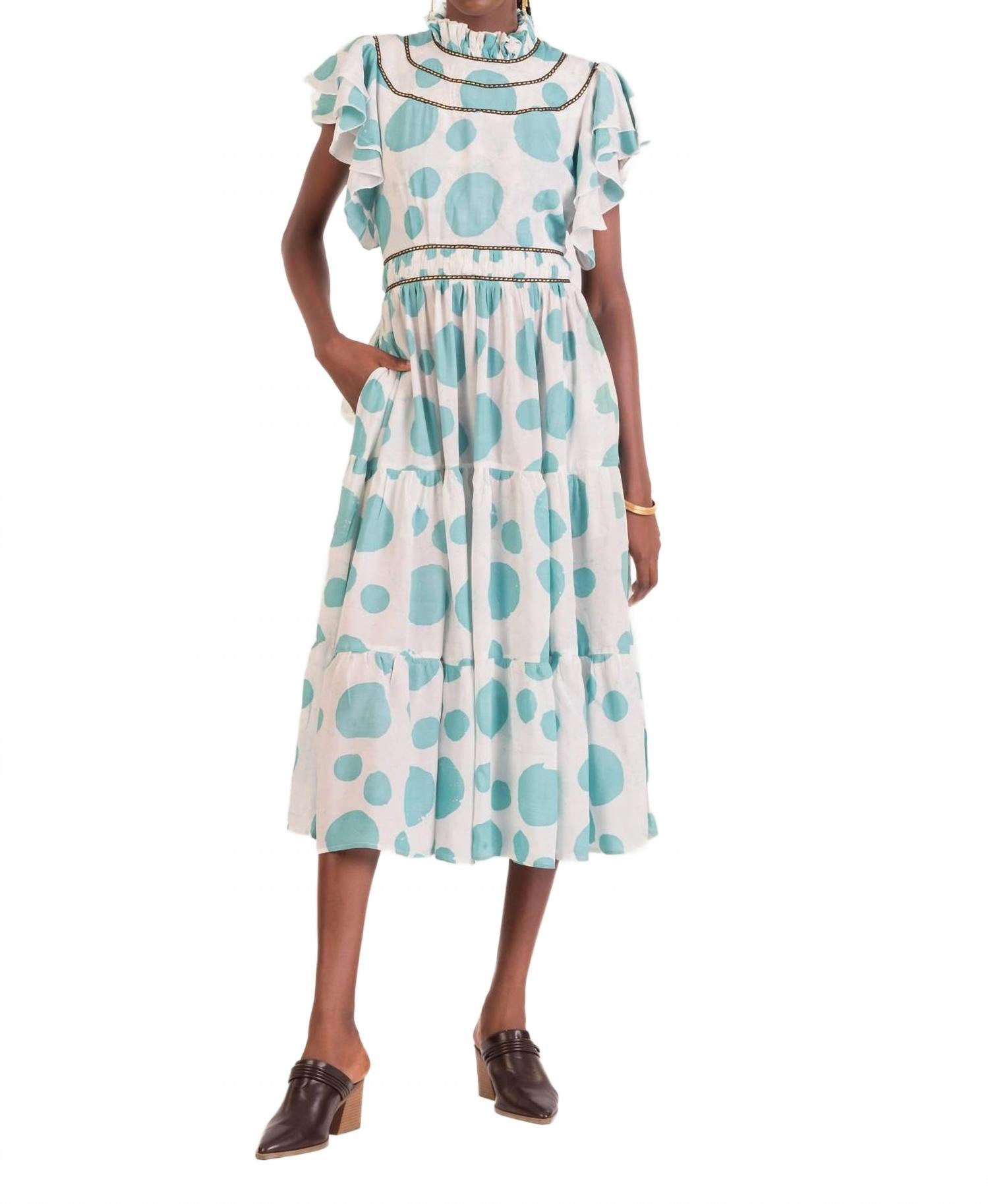 Платье Seyi в бело-голубом цвете Busayo
Платье Seyi в бело-голубом цвете Busayo