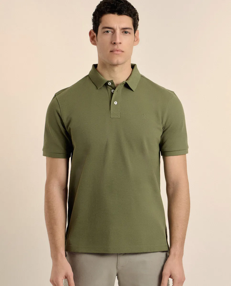 Мужская рубашка-поло классического кроя с короткими рукавами из пике Valecuatro, цвет Kaki
Мужская рубашка-поло классического кроя с короткими рукавами из пике Valecuatro, цвет Kaki