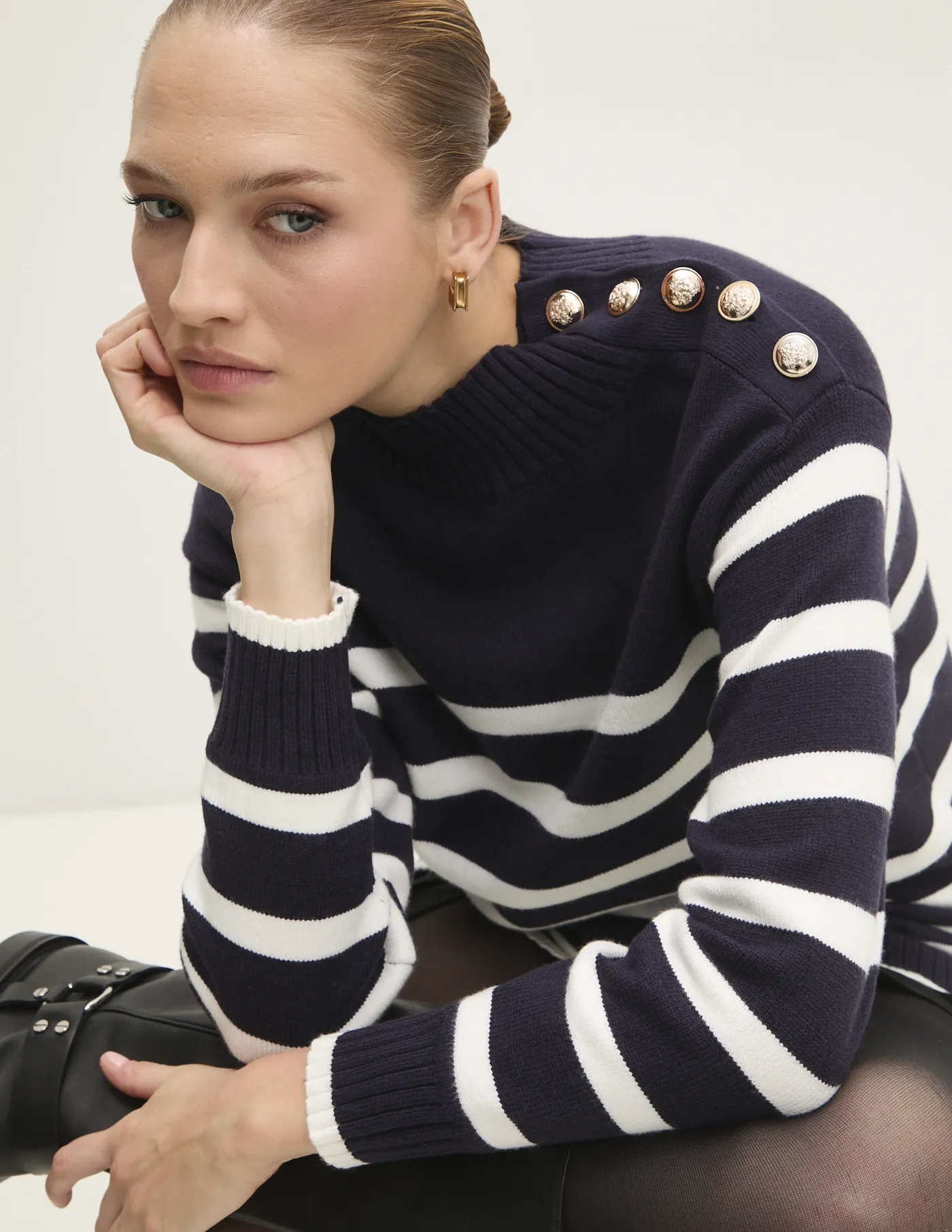 Свитер Answear Lab, темно-синий
Свитер Answear Lab, темно-синий