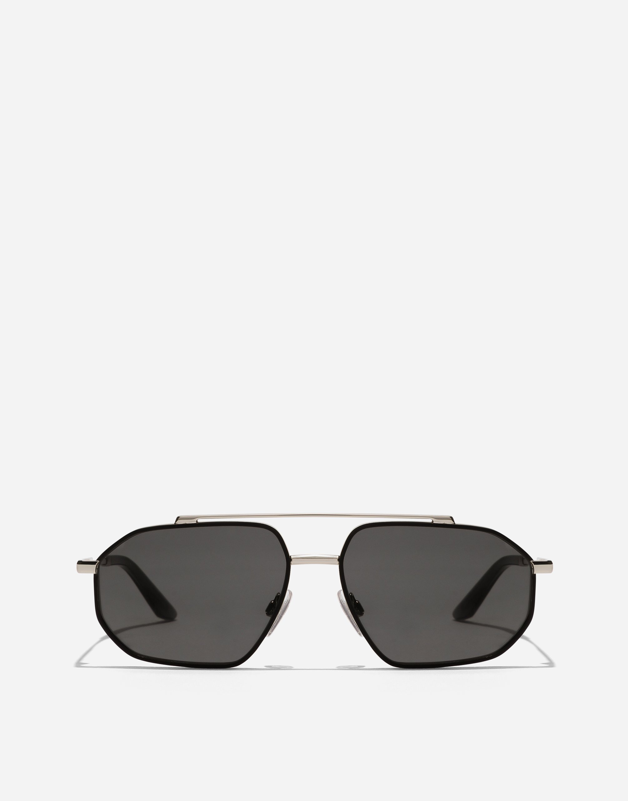 Классические солнцезащитные очки из металла Dolce & Gabbana, серебряный
Классические солнцезащитные очки из металла Dolce & Gabbana, серебряный