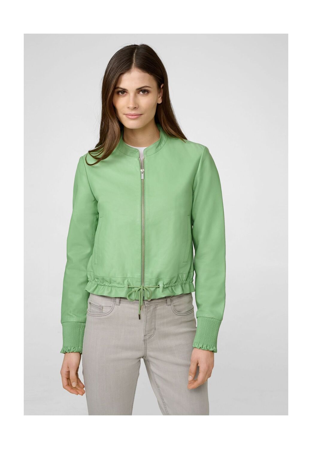 Женская кожаная куртка Lilly, укороченная кожаная куртка с поясом на кулиске RICANO, цвет Minze
Женская кожаная куртка Lilly, укороченная кожаная куртка с поясом на кулиске RICANO, цвет Minze