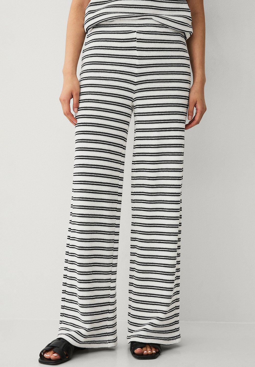 Брюки MIT STREIFEN Ellos Collection, белый
Брюки MIT STREIFEN Ellos Collection, белый