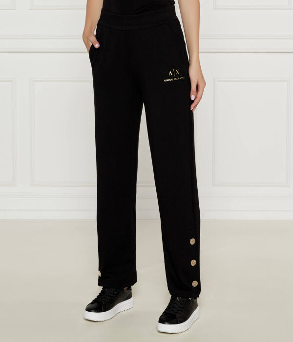 Спортивные штаны женские Armani Exchange с пуговицами, черный
Спортивные штаны женские Armani Exchange с пуговицами, черный