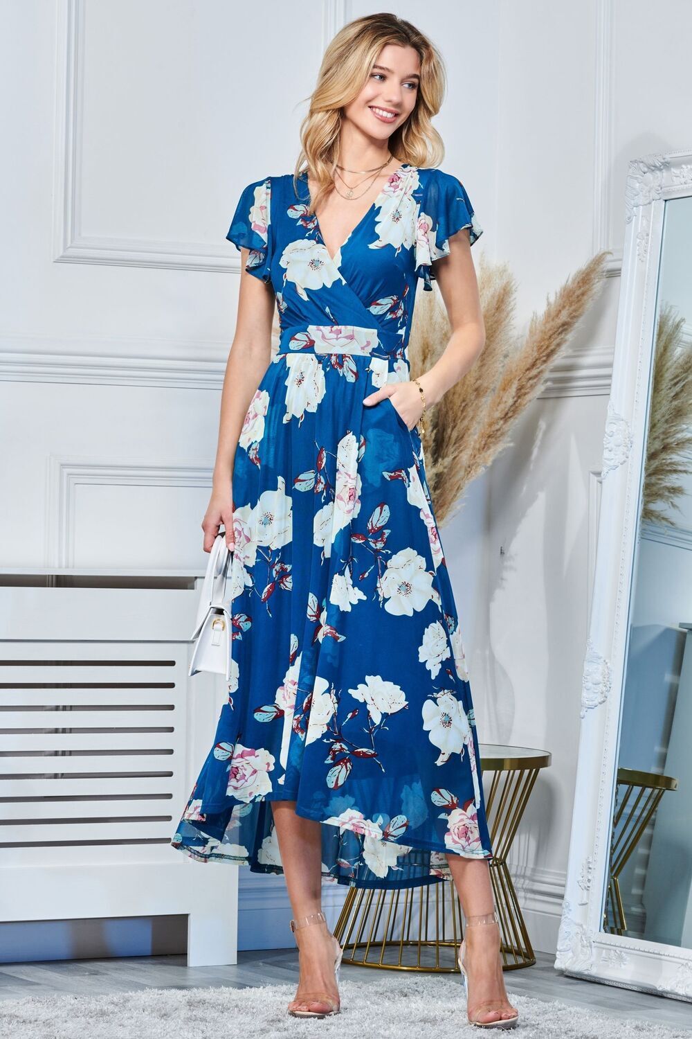 Синее сетчатое платье макси с длинной спиной Jolie Moi, синий
Синее сетчатое платье макси с длинной спиной Jolie Moi, синий