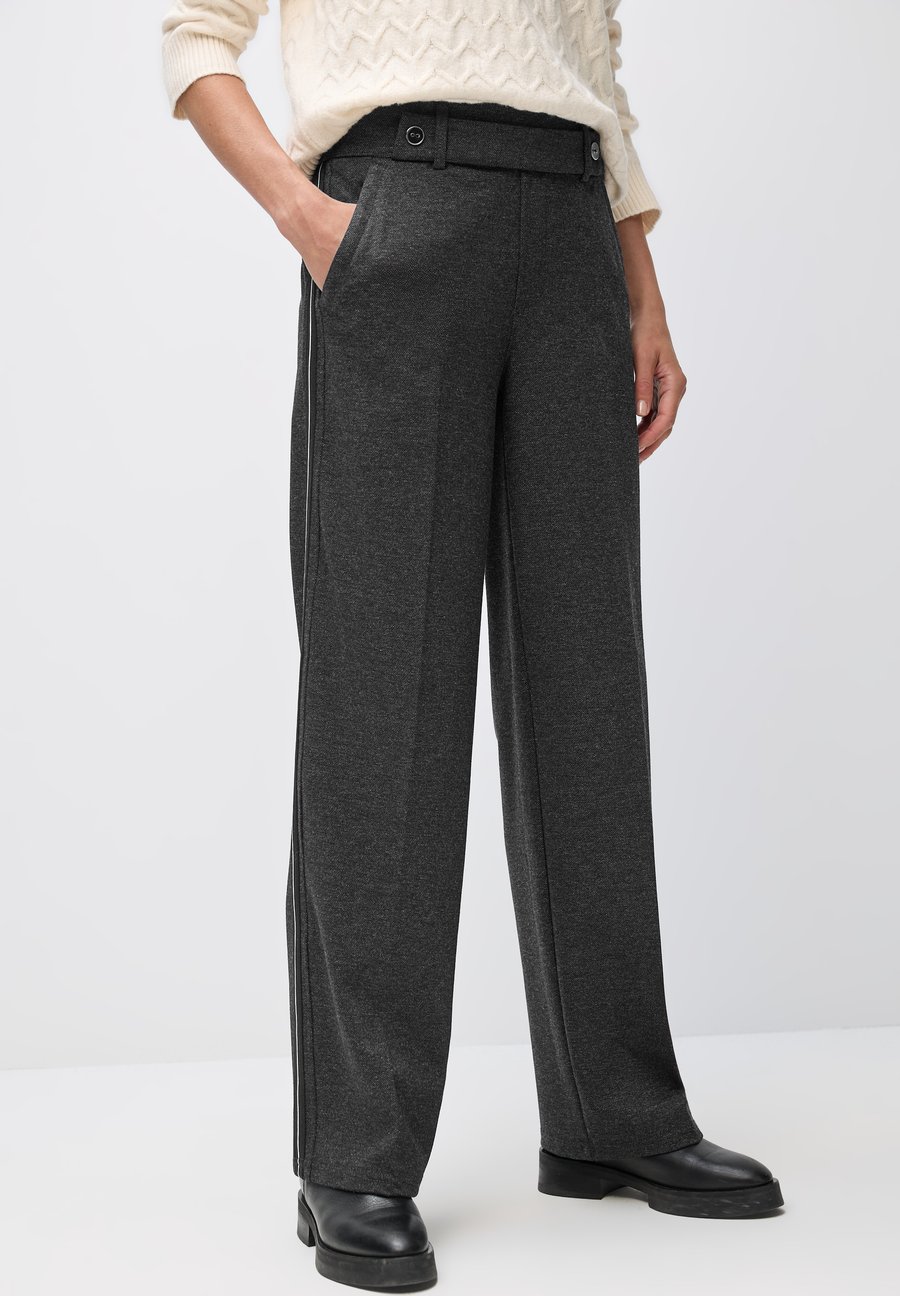 Брюки Street One STRAIGHT MELANGE , Schwarz/Black
Брюки Street One STRAIGHT MELANGE , Schwarz/Black