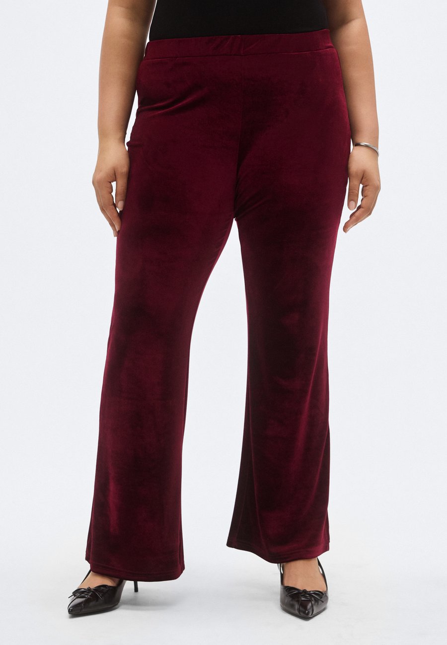 Брюки ONLY Carmakoma CARDAIZA FLARED, Burgundy/Bordeaux
Брюки ONLY Carmakoma CARDAIZA FLARED, Burgundy/Bordeaux