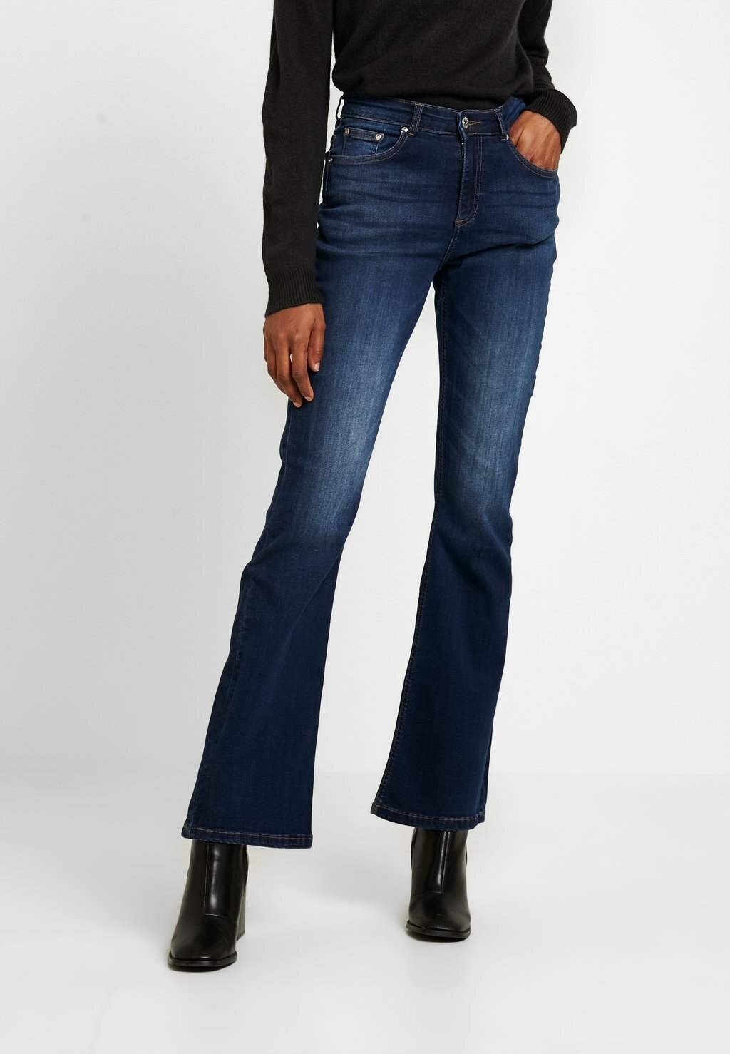 Джинсы-клеш b.young
Джинсы-клеш b.young