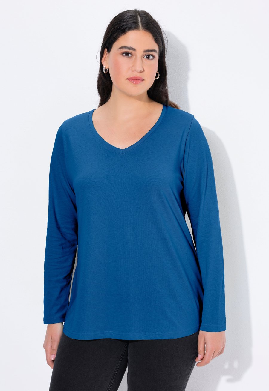 Топ Ulla Popken V-NECK LONG SLEEVES, Classic Ink Blue/Blue
Топ Ulla Popken V-NECK LONG SLEEVES, Classic Ink Blue/Blue