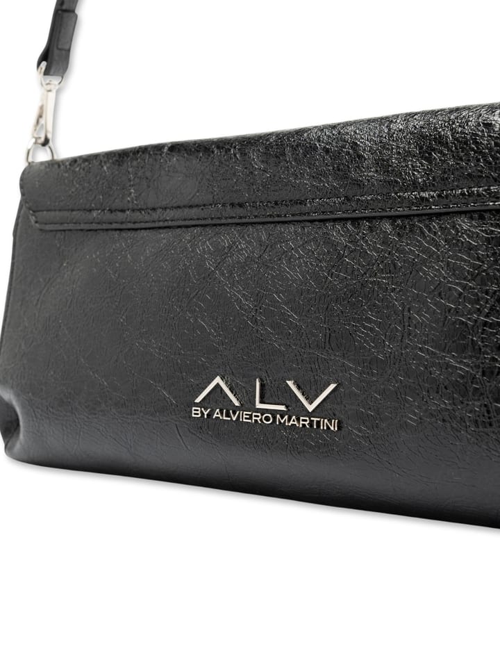 Alviero Martini Сумка черного цвета
Alviero Martini Сумка черного цвета