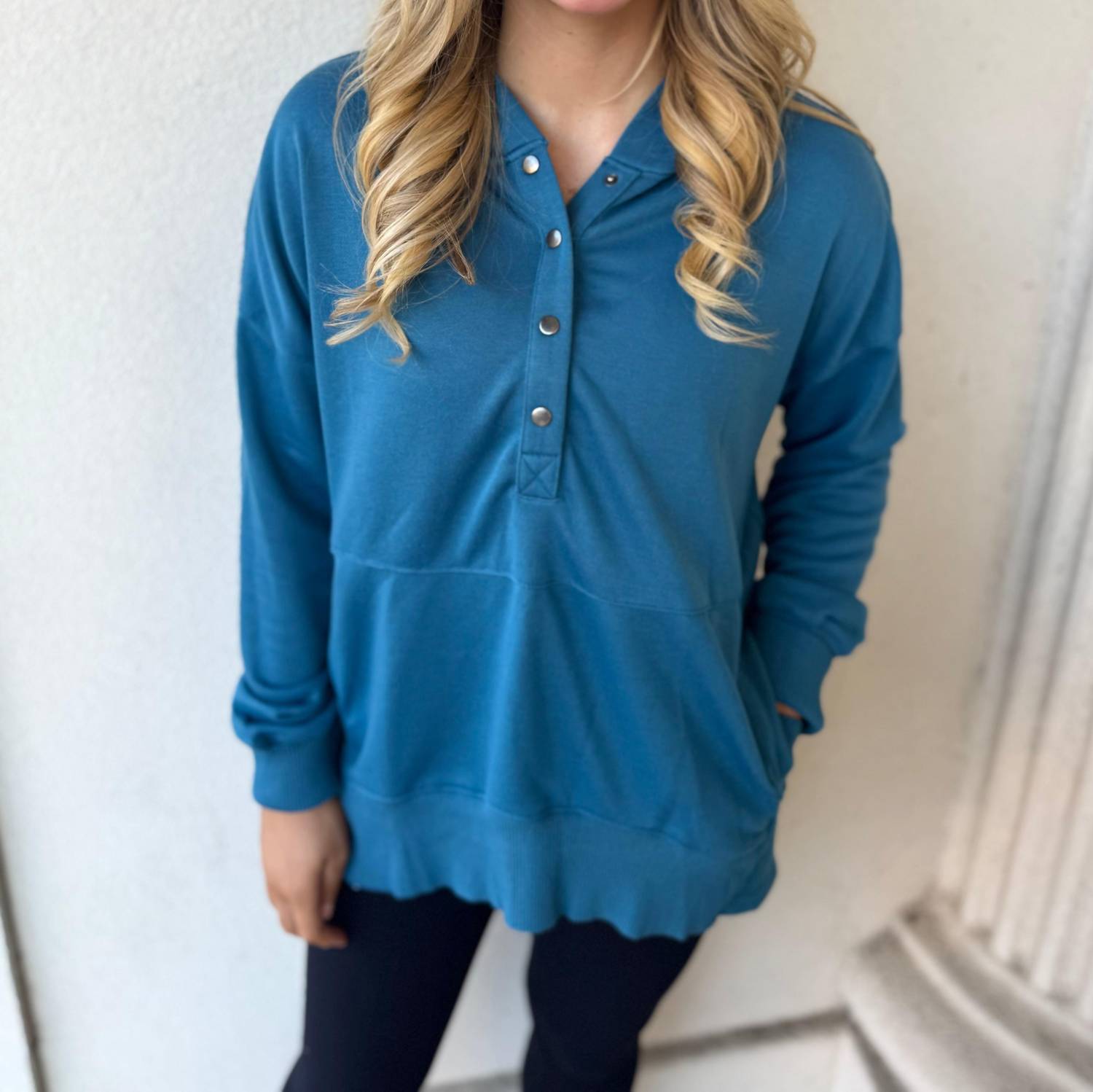 Пуловер с капюшоном в бирюзовом цвете BiBi
Пуловер с капюшоном в бирюзовом цвете BiBi