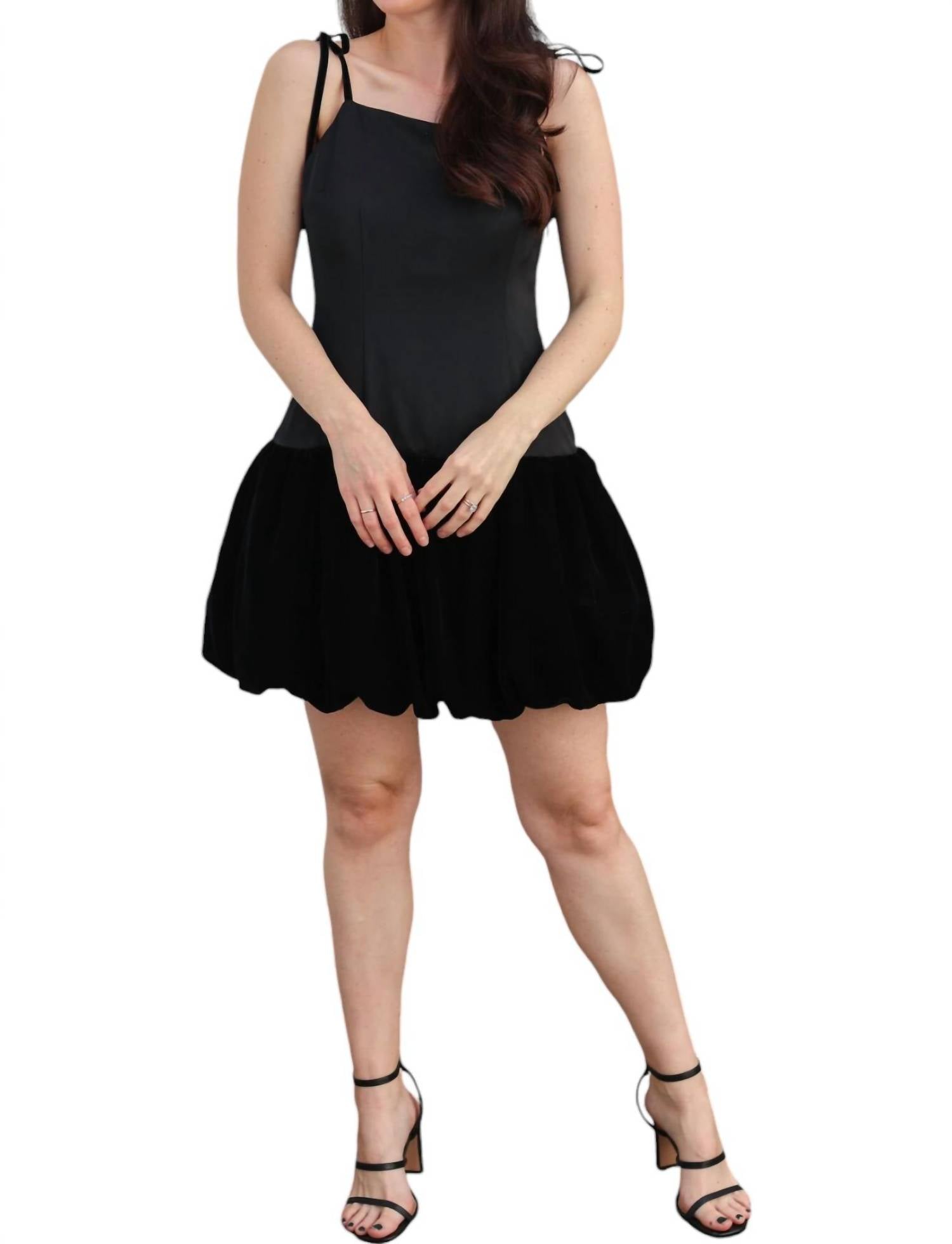 Мини-платье Lita черного цвета COREY LYNN CALTER
Мини-платье Lita черного цвета COREY LYNN CALTER