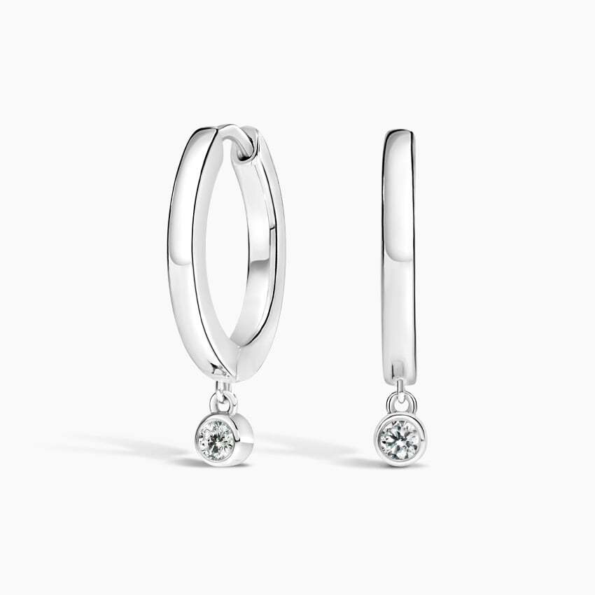 Серьги-Хаги с бриллиантами Brilliant Earth 
Серьги-Хаги с бриллиантами Brilliant Earth