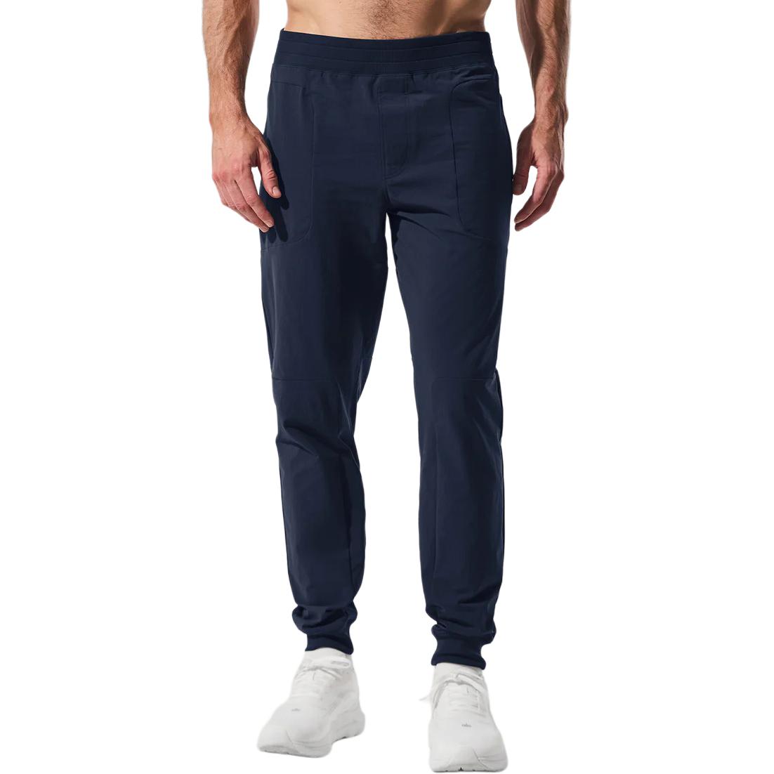 Повседневные брюки для мужчин Moderate Slim Fit Alo Yoga, marine синий/navy
Повседневные брюки для мужчин Moderate Slim Fit Alo Yoga, marine синий/navy