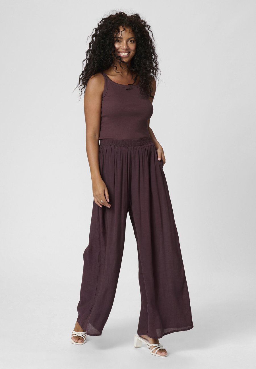 Брюки Kaffe ANJA , Fudge/Bordeaux
Брюки Kaffe ANJA , Fudge/Bordeaux