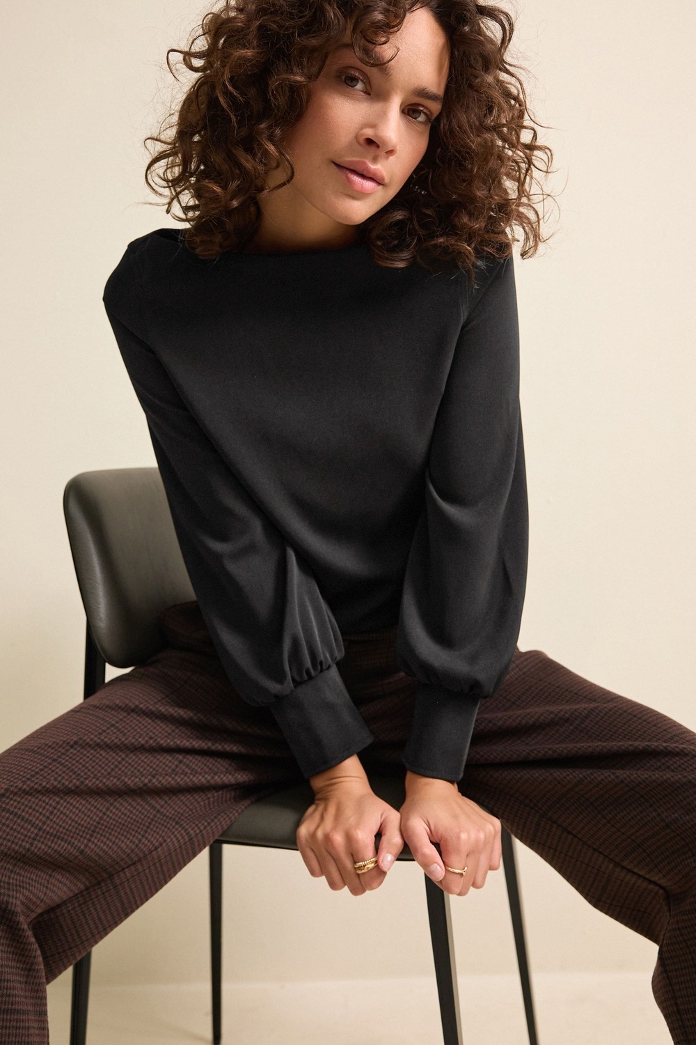 Блузка с длинными рукавами и сборками по бокам Next, черный
Блузка с длинными рукавами и сборками по бокам Next, черный