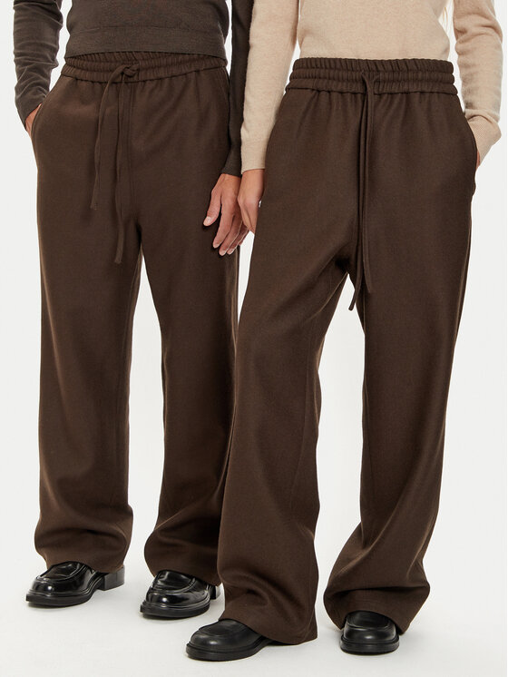 Брюки свободного покроя UTR212.WV0018 Ami Paris, коричневый
Брюки свободного покроя UTR212.WV0018 Ami Paris, коричневый