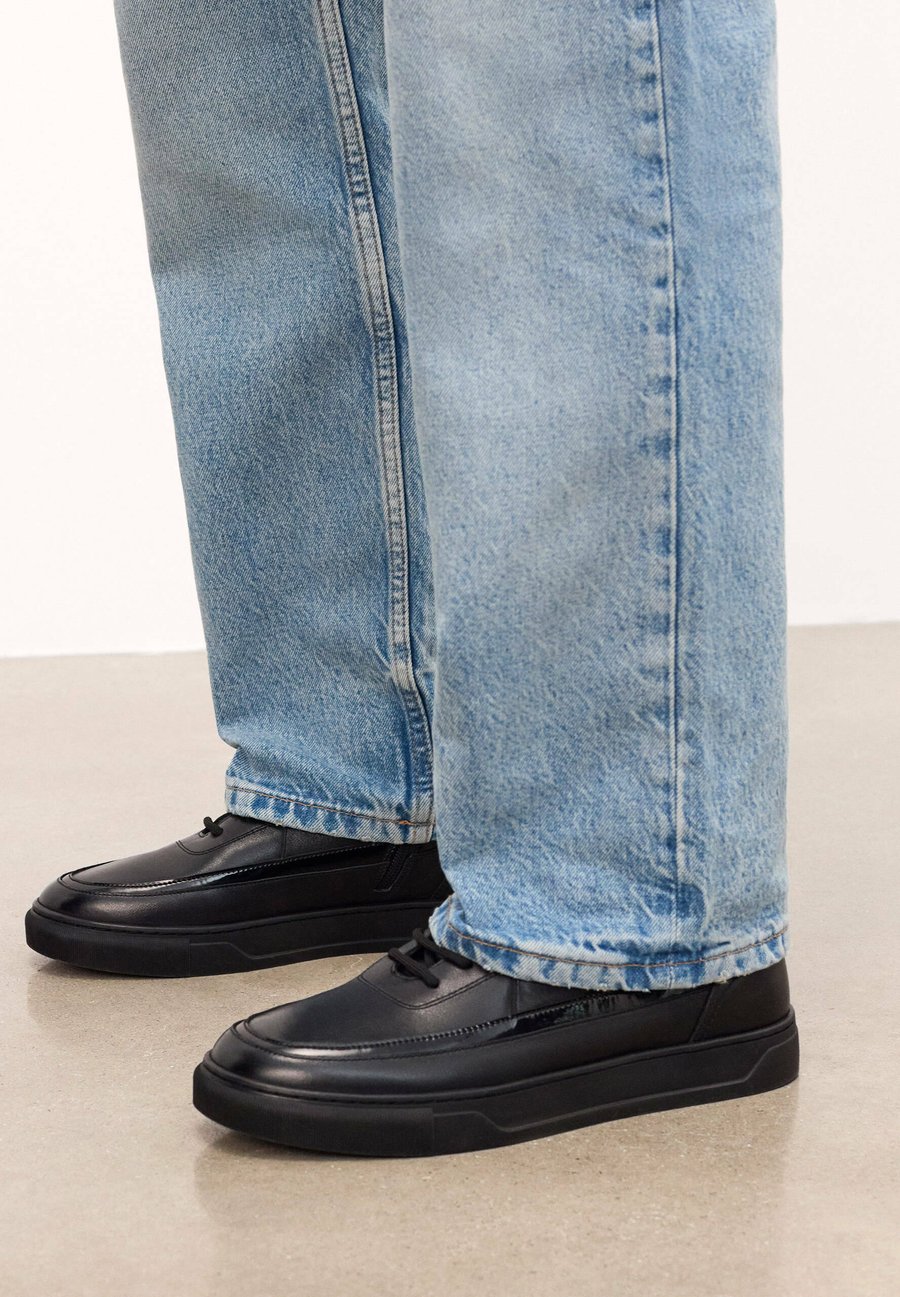 Кроссовки Kazar AJAKS, Black
Кроссовки Kazar AJAKS, Black