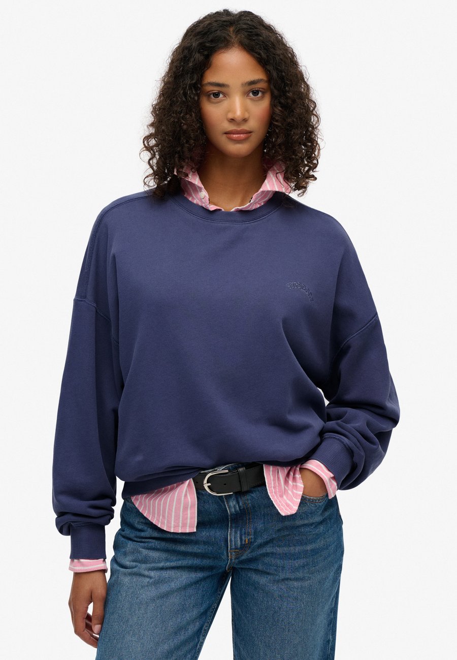 Толстовка Superdry & Co ESSENTIAL LOGO DYED CREW , Mariner Navy/Blue
Толстовка Superdry & Co ESSENTIAL LOGO DYED CREW , Mariner Navy/Blue