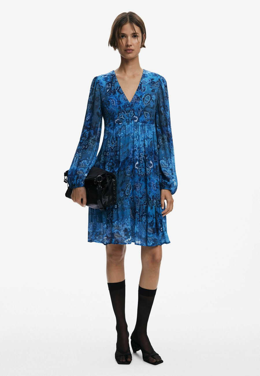 Платье Desigual 2-IN-1, Black
Платье Desigual 2-IN-1, Black