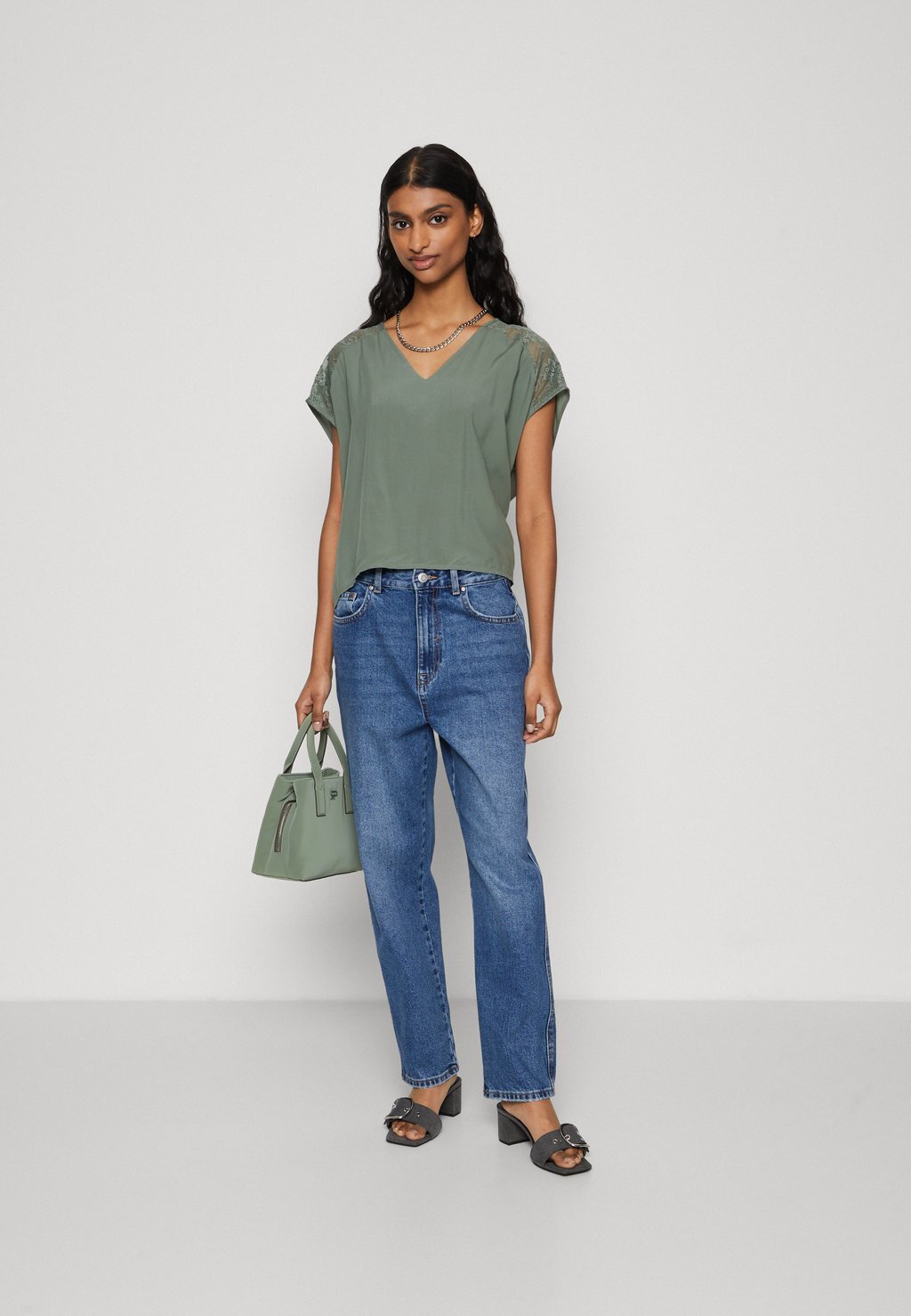 Футболка с принтом Vmrusk V Neck Vero Moda, зеленый
Футболка с принтом Vmrusk V Neck Vero Moda, зеленый