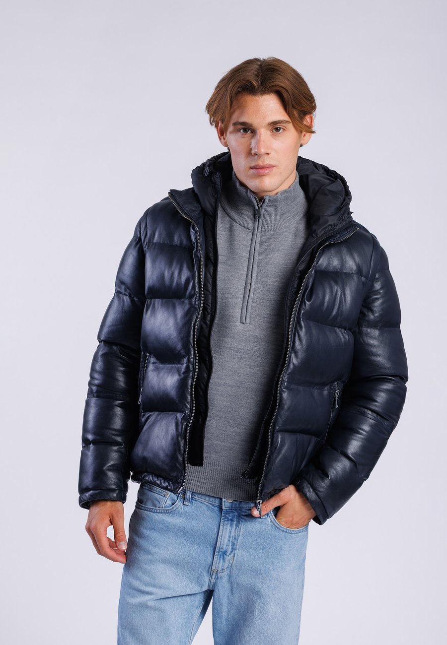 Куртка Freaky Nation FREAKY NATION SHORTJACKET AT DUSK-FN, Twilight/Blue
Куртка Freaky Nation FREAKY NATION SHORTJACKET AT DUSK-FN, Twilight/Blue