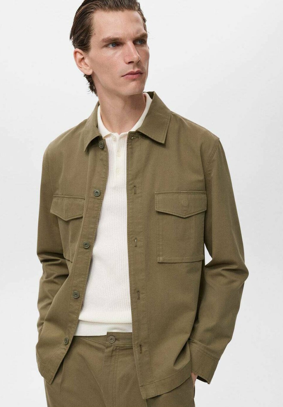 Куртка Mango STRAIGHT WITH BUTTONS, Khaki
Куртка Mango STRAIGHT WITH BUTTONS, Khaki