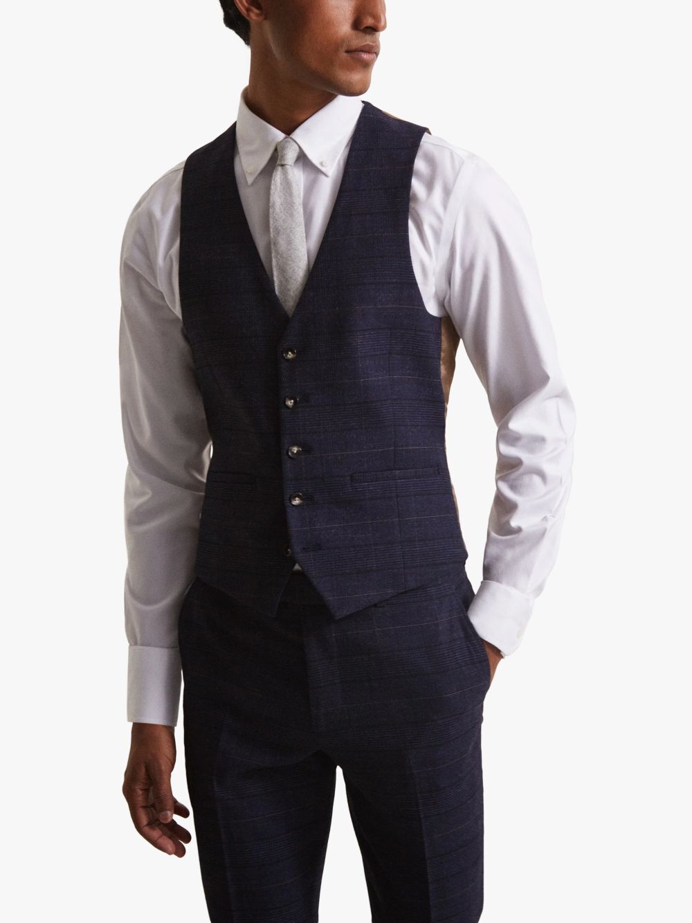 Жилет в клетку приталенного кроя Moss London, темно-синий/серо-коричневый
Жилет в клетку приталенного кроя Moss London, темно-синий/серо-коричневый
